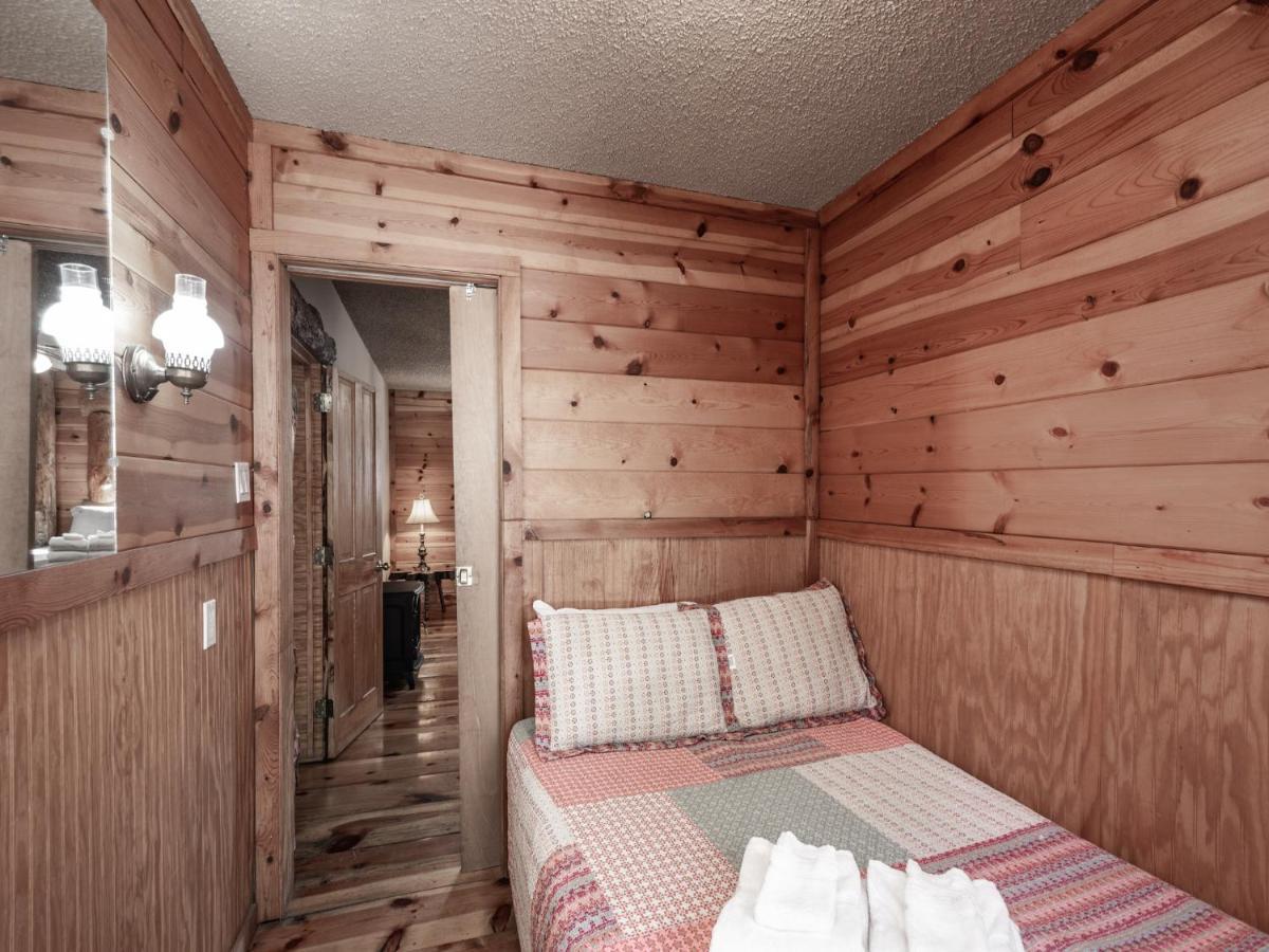 Sleeping Bear, 2 Bedrooms, Front Deck, Midtown, Sleeps 6 Ruidoso Dış mekan fotoğraf